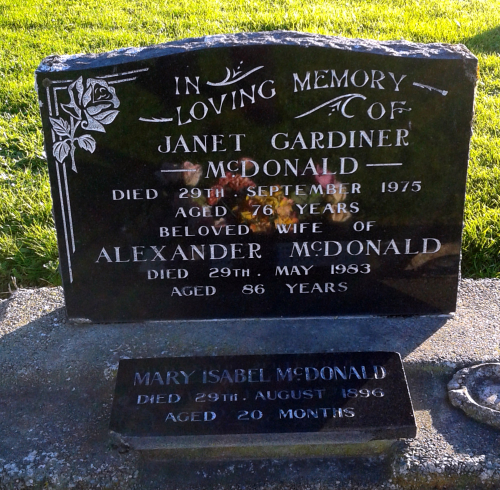 Photo of headstones/Alexander McDonald d 1983 hdstn Wyndham